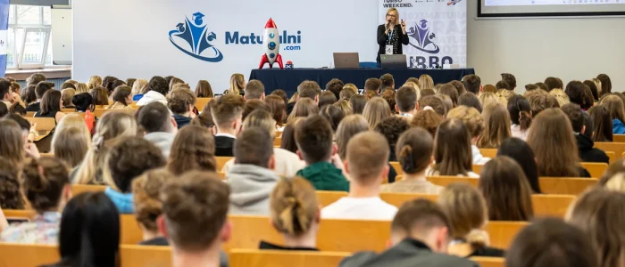 s1_Turbo Weekend tlo3