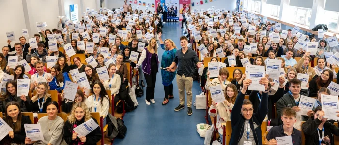 s1_Turbo Weekend tlo4